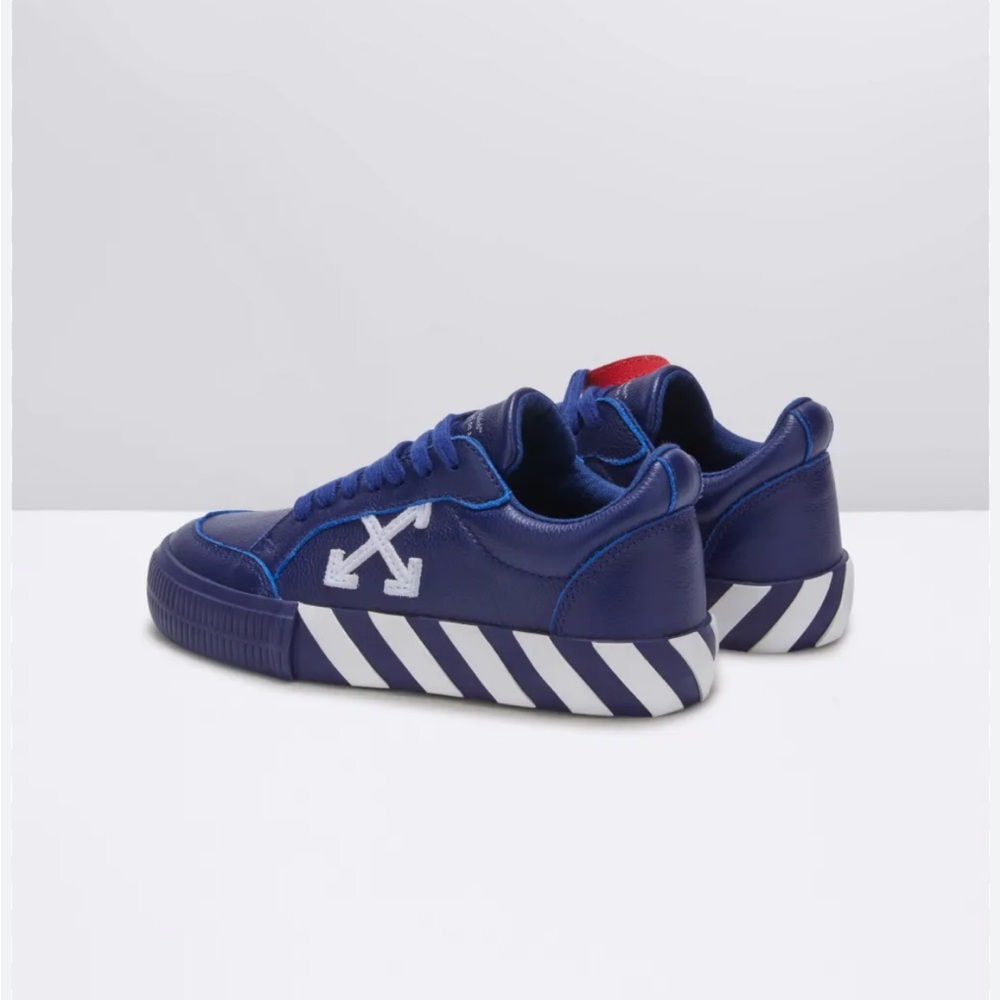 VULCANIZED LACE UP in blue |
Off-White™ Official US